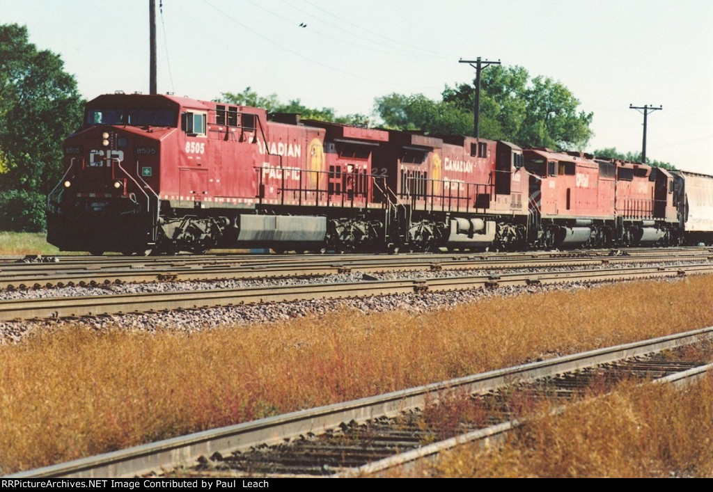 Westbound manifest approaches the junction